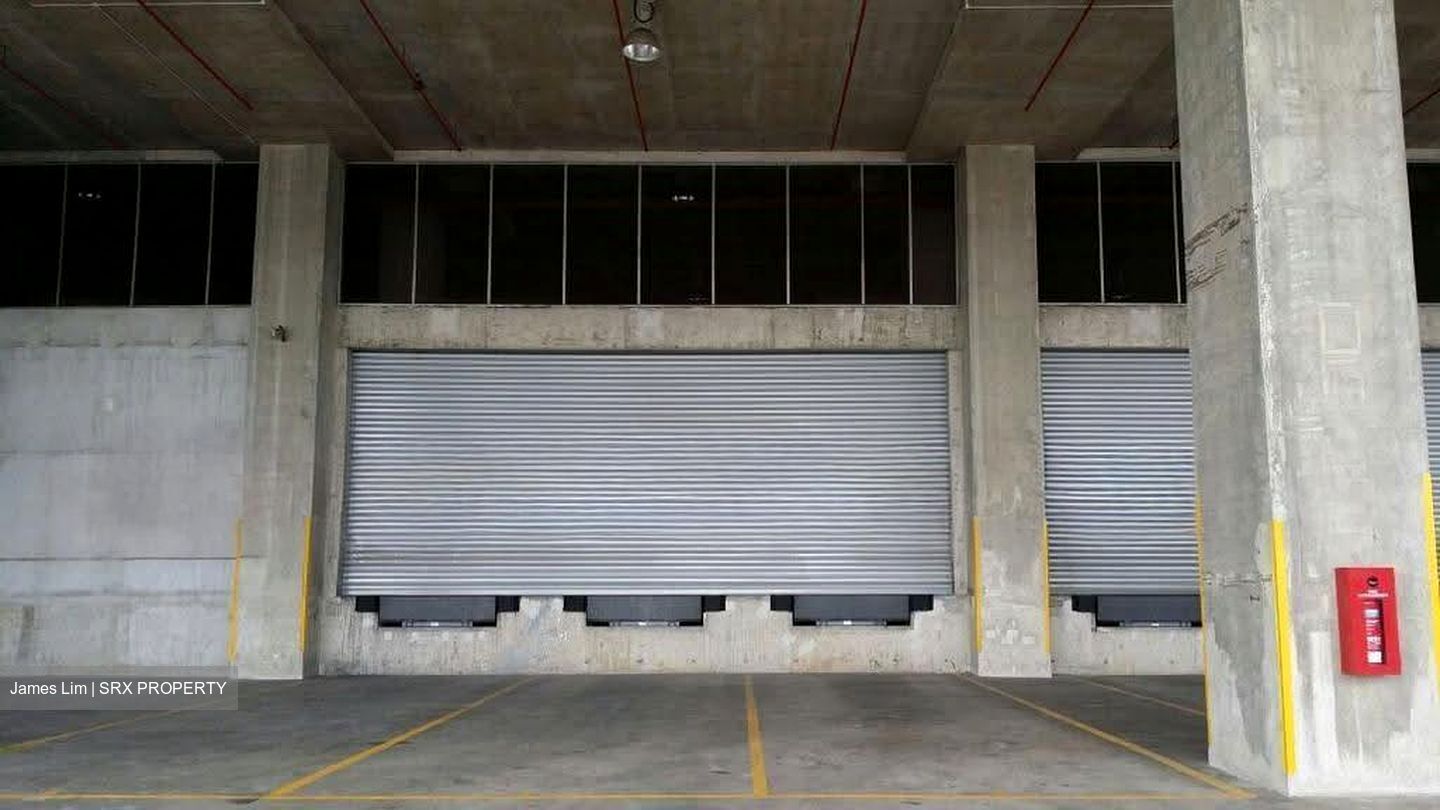 Gul Way (D22), Warehouse #637314011
